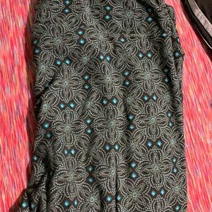 Tall and curvy patterned Lularoe leggings